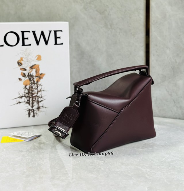 Loewe專櫃爆款羅意威字母肩帶單色釉Puzzle幾何包 lyw1556